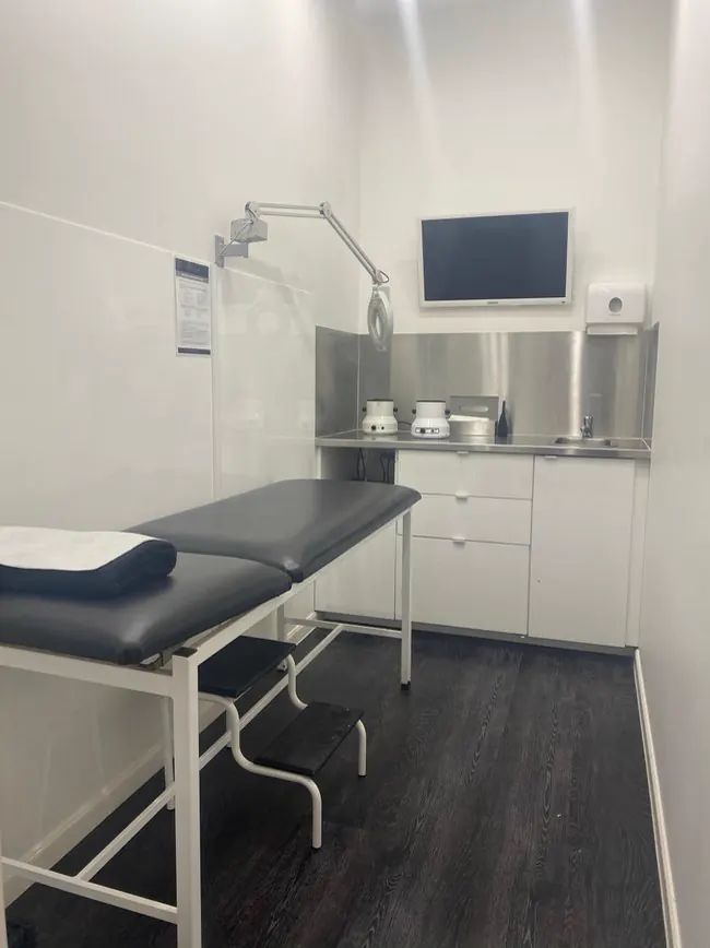 Brow shaping at Beauty on Rose